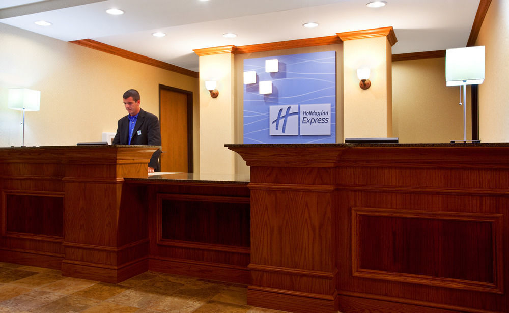 Holiday Inn Express Mineral Wells By Ihg Parkersburg Exterior foto