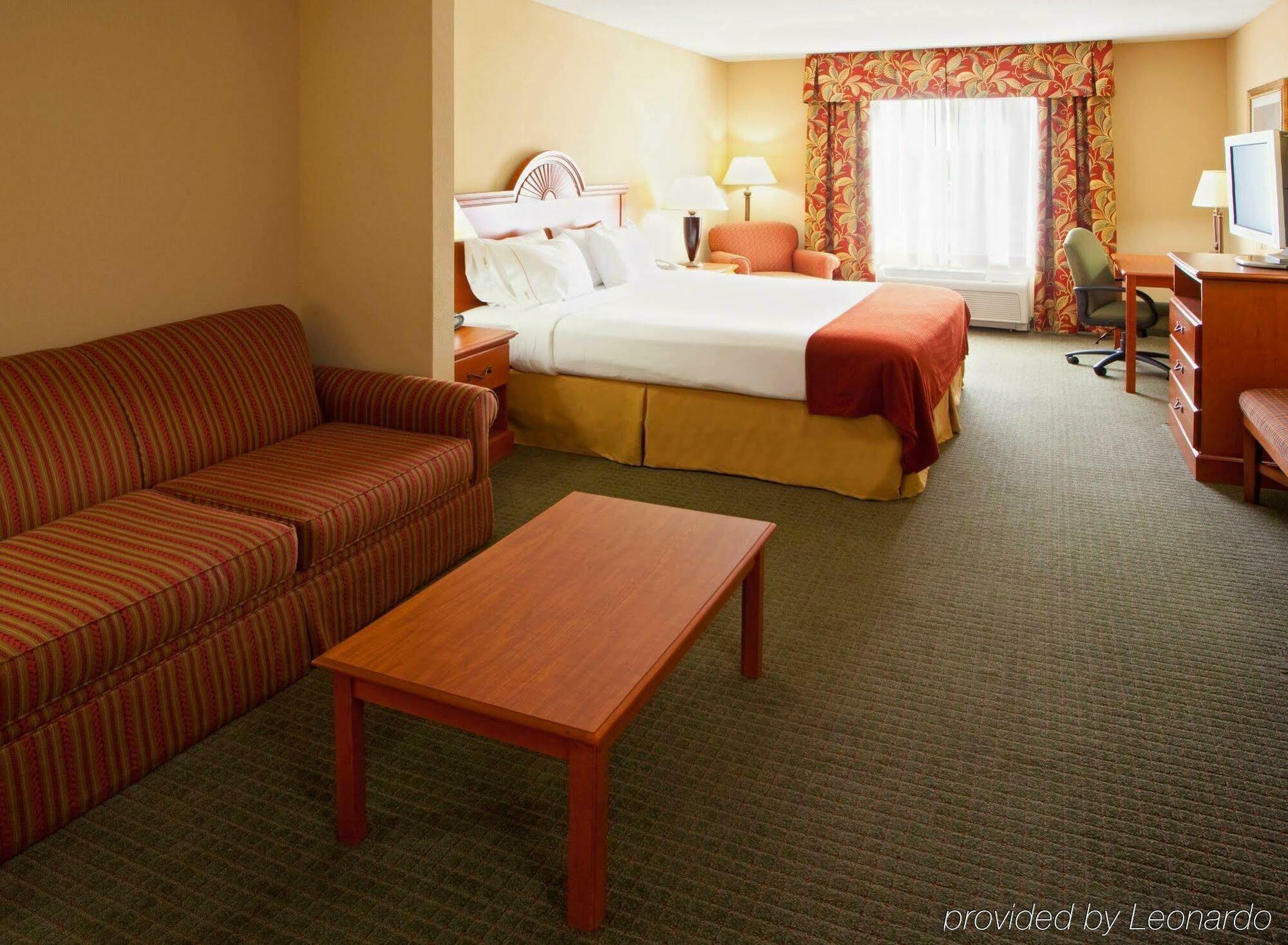 Holiday Inn Express Mineral Wells By Ihg Parkersburg Exterior foto